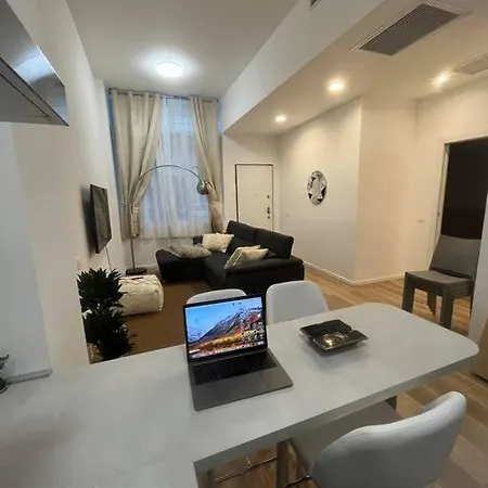 Loft Apartment *